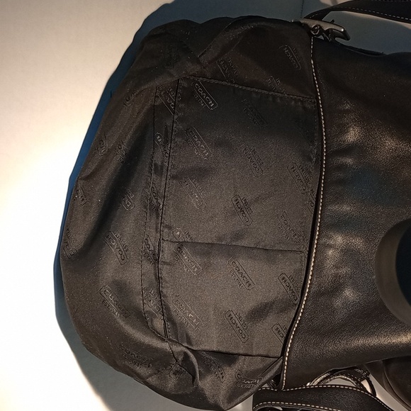 Vtg Coach flat top leather shoulder bag. Black - Picture 10 of 10